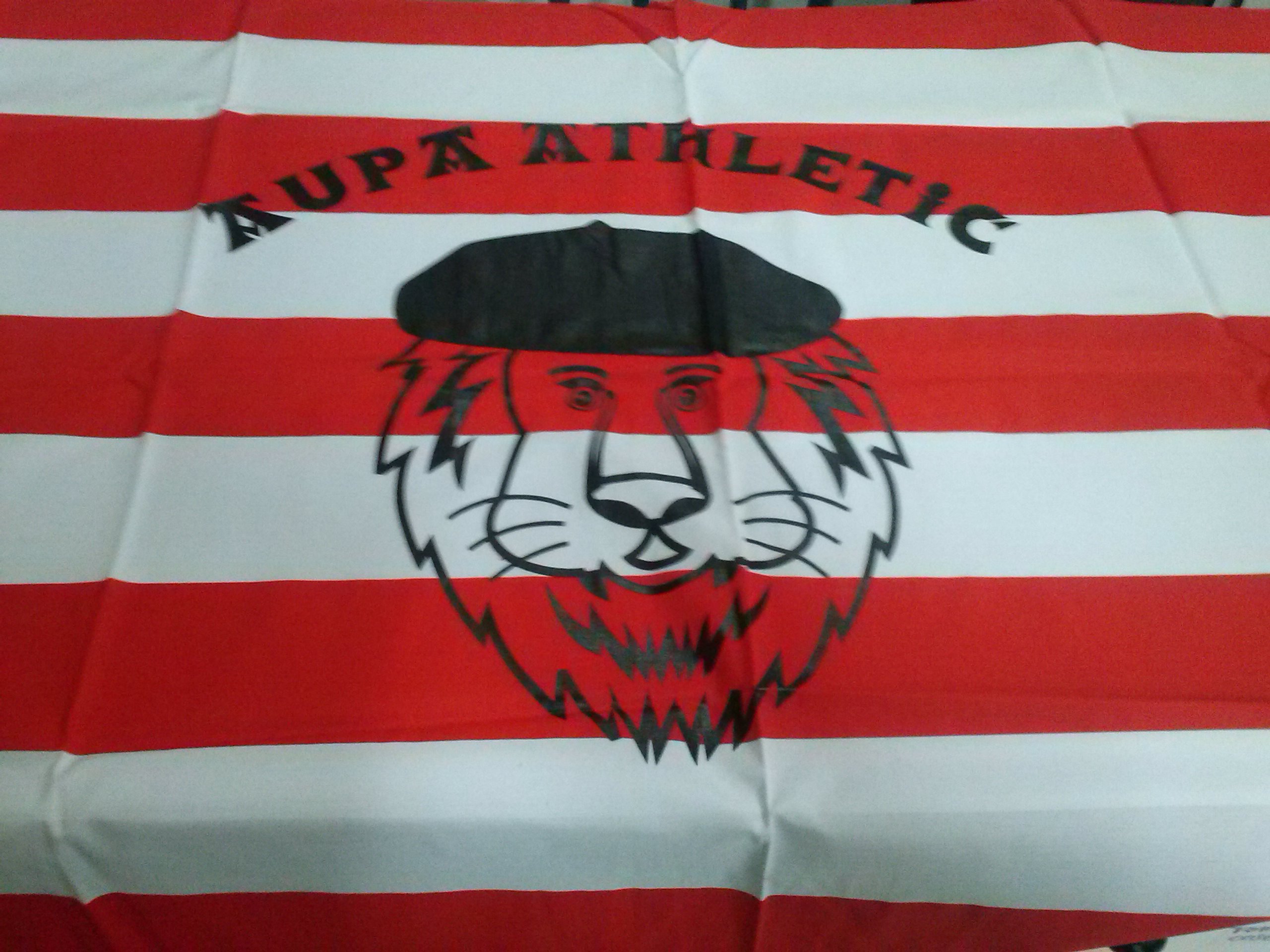 Bandera Oficial Athletic Club Bilbao 155x100cm  Muestra tu apoyo al club  con esta bandera auténtica